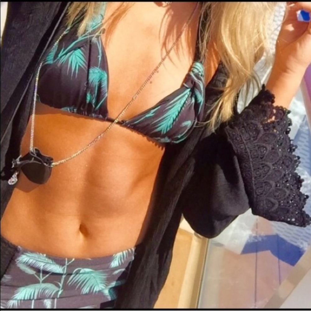 Wildfox Reversible Bamboo Print to Black Sliding Triangle Bikini Top - Picture 10 of 10